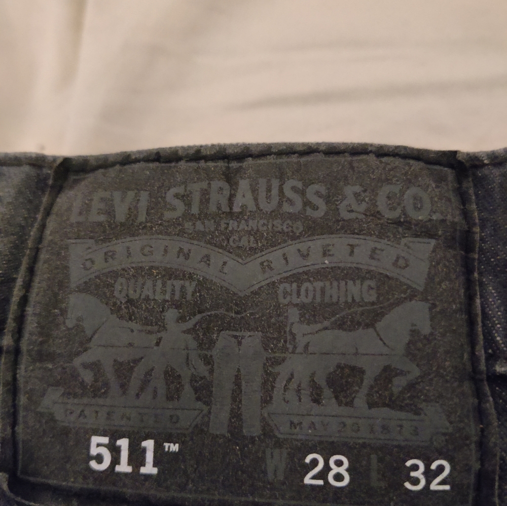 Levi's 511 Slim Dark Gray.